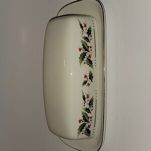 HOLLY YULETIDE PORCELAIN COVERED BUTTER DISH